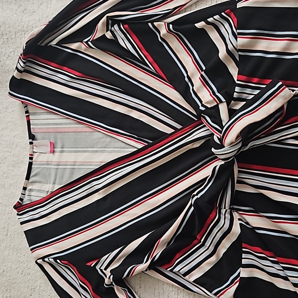 Low Cut V Neck Blouse Long Sleeve - Picture 4 of 7